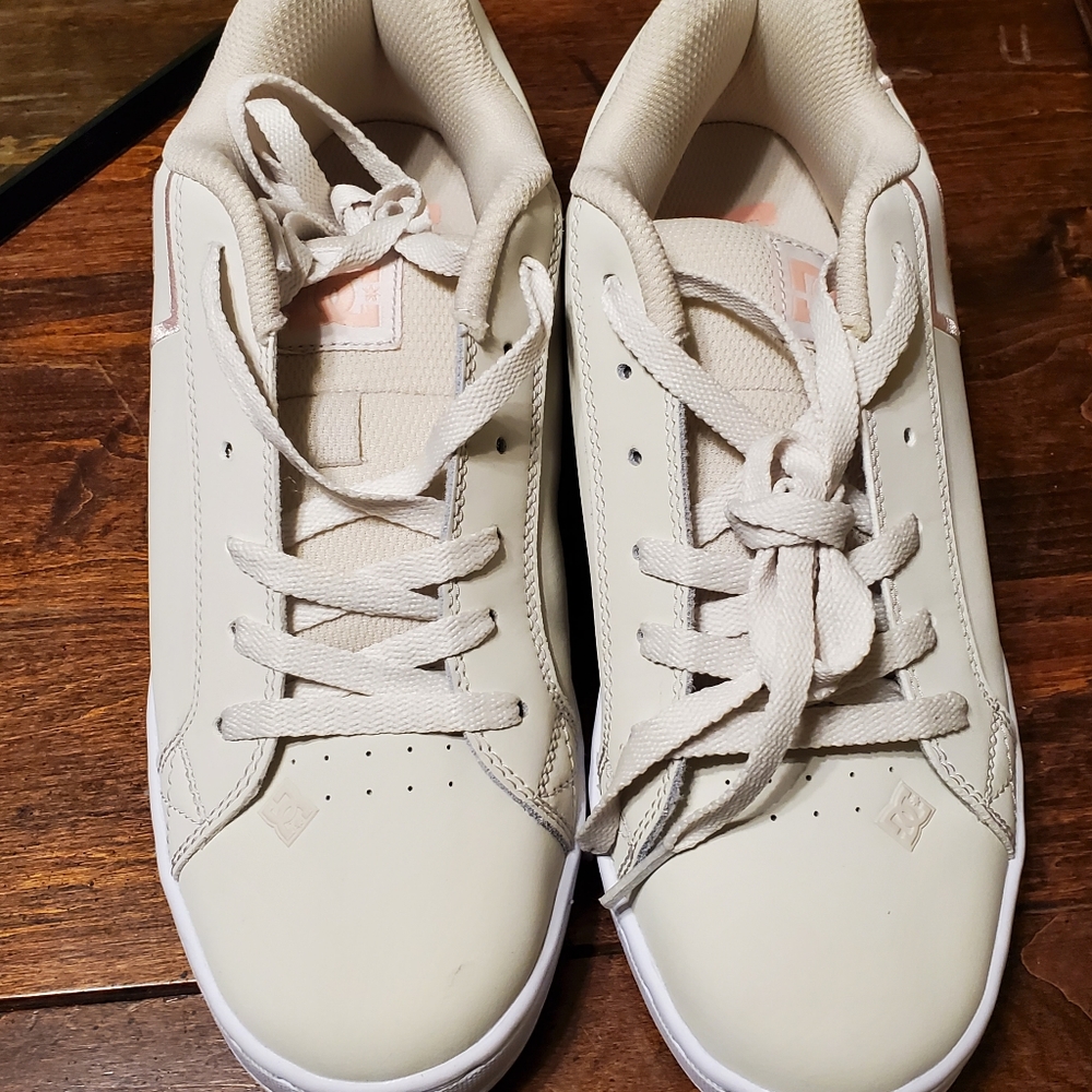 DC graffik shoes women